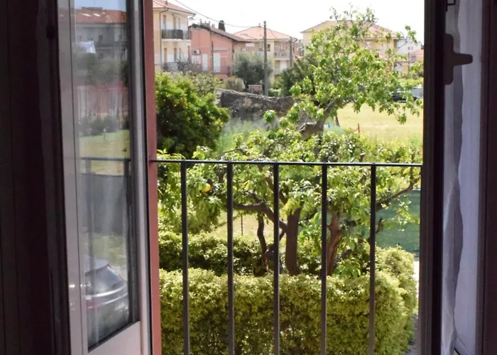 Apartamento Casa A Diano Con Giardino